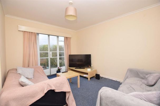 4 bedroom semi-detached house to rent - Photo 1