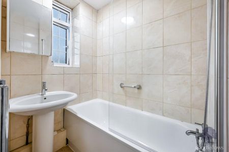 4 bedroom apartment to rent - Photo 5