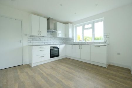 3 bedroom detached house to rent - Photo 5