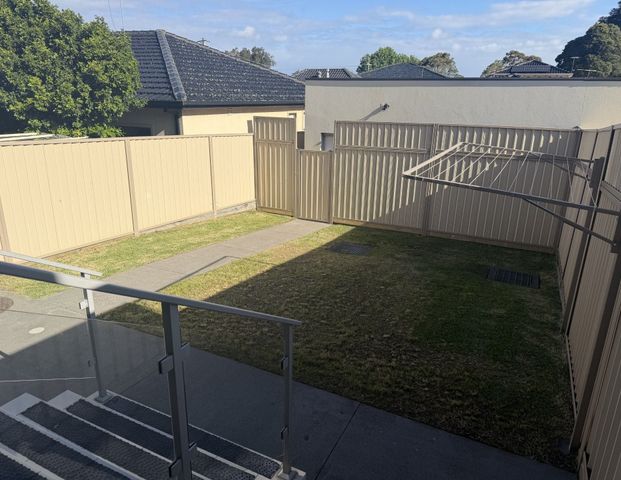 Modern 5 Bedroom Duplex! - Photo 1