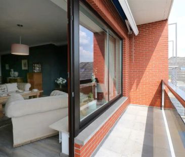 Ruime living, twee grote slpk., zuidterras, in centrum - Photo 4