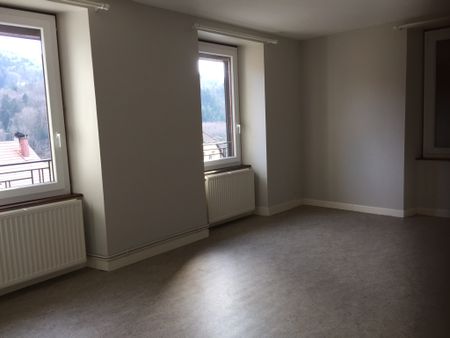 Location Appartement 4 pièces 86m² VESCEMONT 90200 - Photo 4