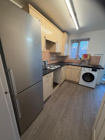 2 bedroom terraced house to rent - Photo 5