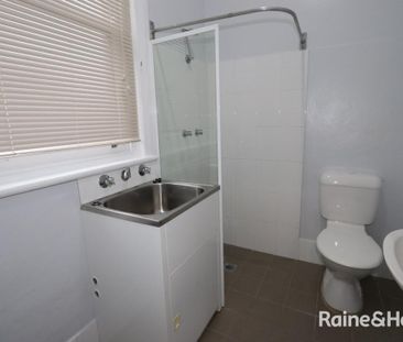 Large bedsit -Available 24/12/25 !!!! - Photo 6