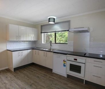 Riccarton – 3 bedroom Unit, Heat Pump, Garage - Photo 6