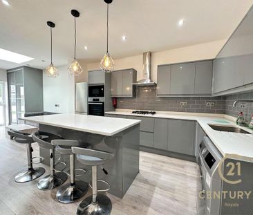 1 bedroom in a house share to rent - Photo 2