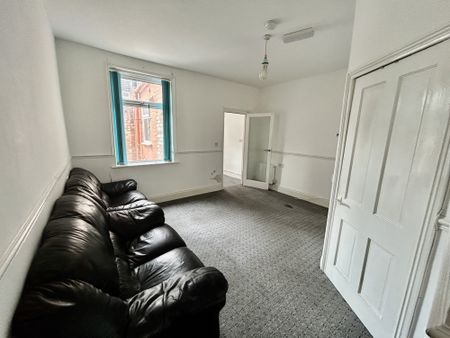 ******** AVAILABLE NOW**** MORE PROPERTIES REQUIRED IN THIS AREA TENANTS WAITING*****ENTRANCE HALLWAY*** DINING KITCHEN ***** RECEPTION ROOM **** ON STREET PARKING **** - Photo 2