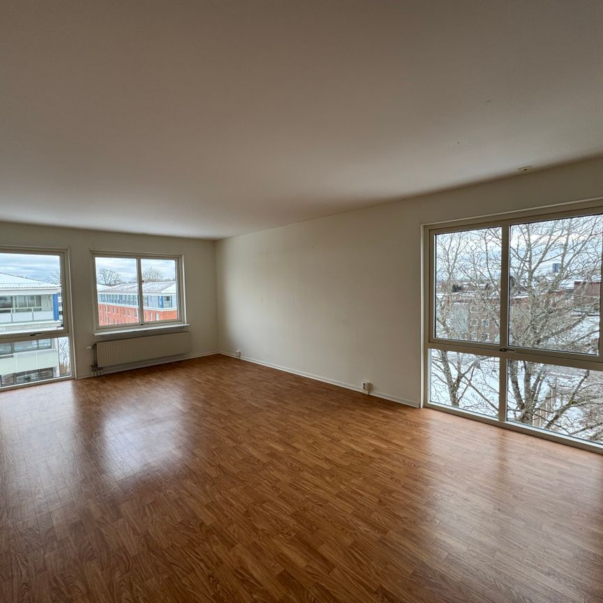 Kungsvägen 106 A – 2 rok (1303) - Photo 1