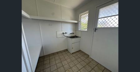 Beachside Living – Freshly Updated 3-Bedroom Home - Photo 4