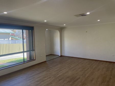1/477 Schubach Street, East Albury NSW 2640 - Apartment For Rent | Domain - Photo 4