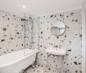 A beautifully presented one-bedroom apartment on a sought-after Pimlico street in Belgravia, SW1V. - Photo 4