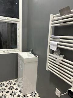 3 Bed Flat, London Road, HA9 - Photo 2