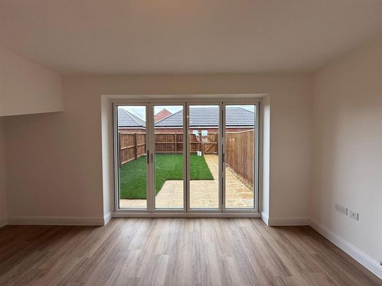 3 bedroom terraced house to rent - Photo 1