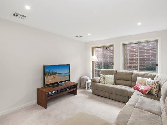 Beautiful Family Home! - Photo 1