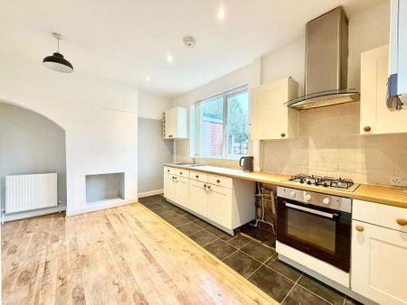 2 bedroom semi-detached house to rent - Photo 4