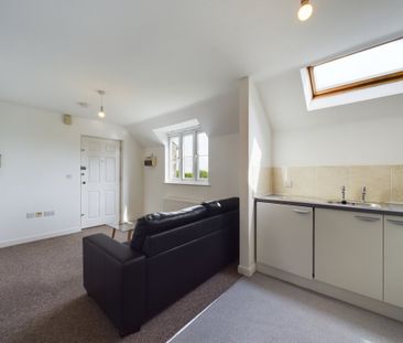 1 bedroom Flat to rent - Photo 4