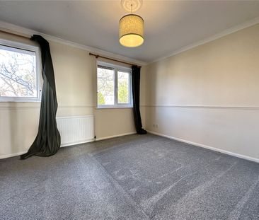 15, Abbeydale Oval, Kirkstall, Leeds, West Yorkshire, LS5 3RF - Photo 3