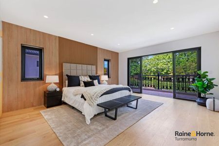 Luxurious Near-New Architect-Designed Full Brick Home in Premier East Wahroonga - Photo 4