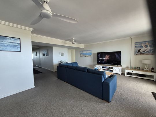 Stunning Fully Furnished 3-Bedroom Unit with Ocean Views - the Entrance North - Photo 1