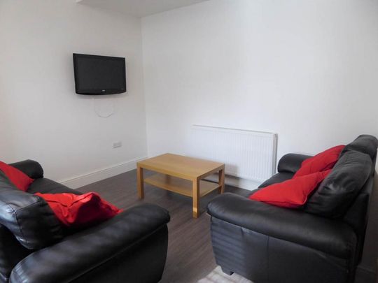 4 bedroom house to rent - Photo 1