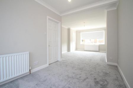 2 bedroom semi-detached house to rent - Photo 5