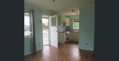 Three bedroom unit close to water - Photo 3