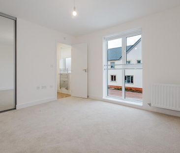 3 bedroom semi-detached house to rent - Photo 4