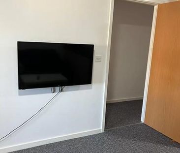 3 bedroom private hall to rent - Photo 5
