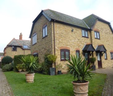 2 bedroom maisonette to rent - Photo 3