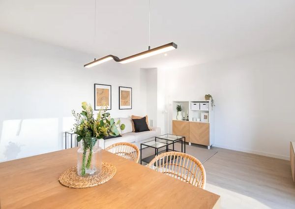 Carrer de Pi i Margall, Badalona, Catalonia 08912