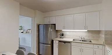 LOVELY 2BED FOR RENT @4005 Bayview Ave $1930 - Photo 2