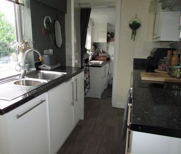 3 bedroom semi-detached house to rent - Photo 4