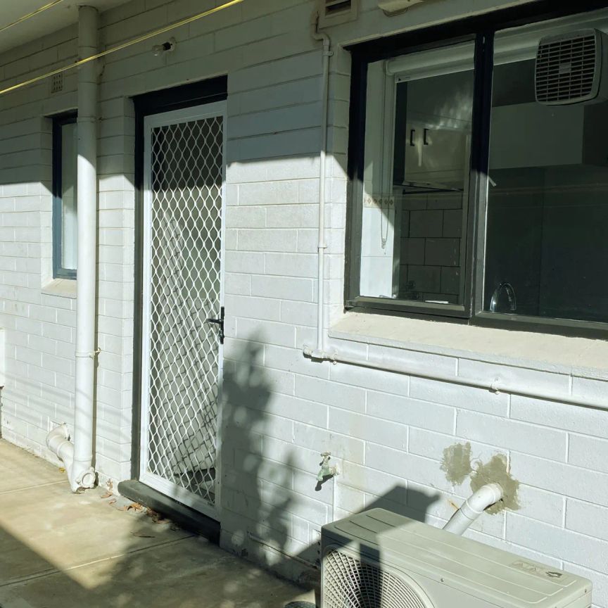 Immaculate One-Bedroom Home – Move-In Ready - Photo 1