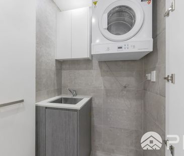 Stunning designer apartment for lease NOW! - Photo 4