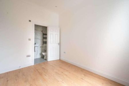 High Street, Plaistow, E13 - Photo 2