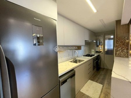 Apartamento com 3 quartos e 75m² para alugar em São Sebastião, Porto Alegre. - Foto 3
