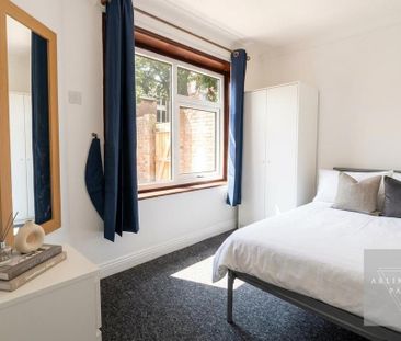4 bedroom terraced house to rent - Photo 6