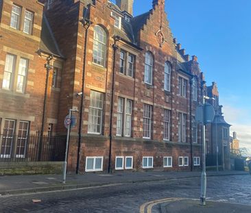 Room in a Shared Flat, Drummond Street, EH8 - Photo 1