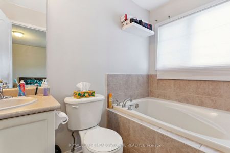 Semi-Detached Home For Lease | W8141892 - Photo 2