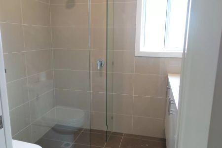 Low Maintenance - Photo 3