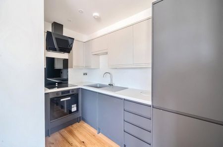 1 bedroom penthouse to rent - Photo 2