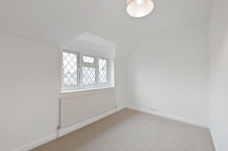 4 bedroom detached house to rent - Photo 3