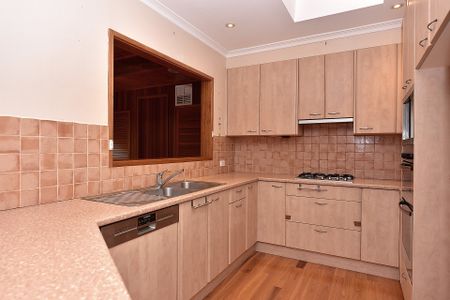 1 Franklin Court, Glen Waverley - Photo 4