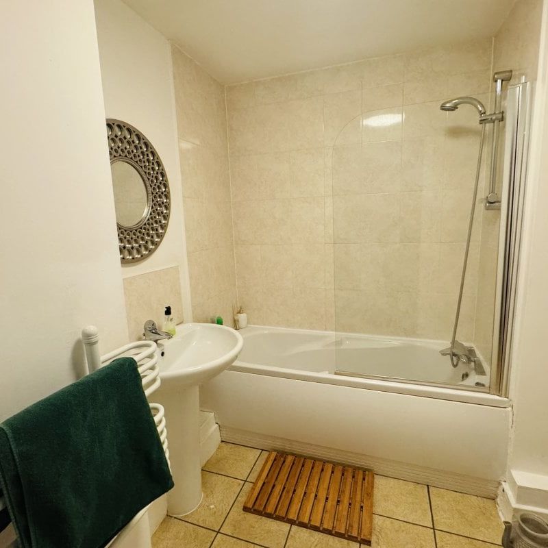 East Parade - Photo 1