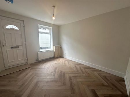 3 bedroom end of terrace house to rent - Photo 3