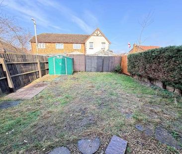 Lark Vale, Aylesbury, Buckinghamshire, HP19 - Photo 3