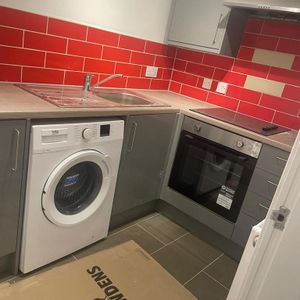 1 bedroom flat to rent - Photo 2