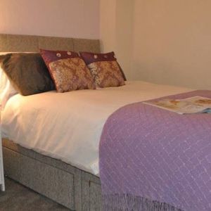 Gresford Ave 4GA Room 2 - Photo 2