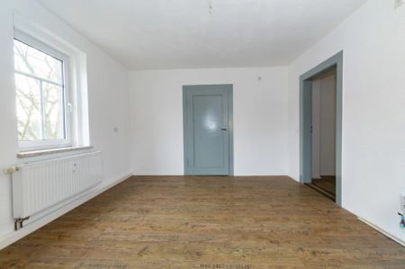 ** frisch renovierte und mit Laminat ausgestattete 3-Raum-Wohnung ** - Foto 2