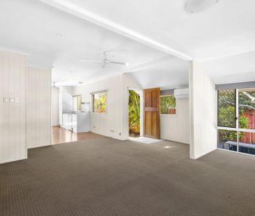 RENOVATED FAMILY HOME THAT TICKS ALL THE BOXES - Photo 1